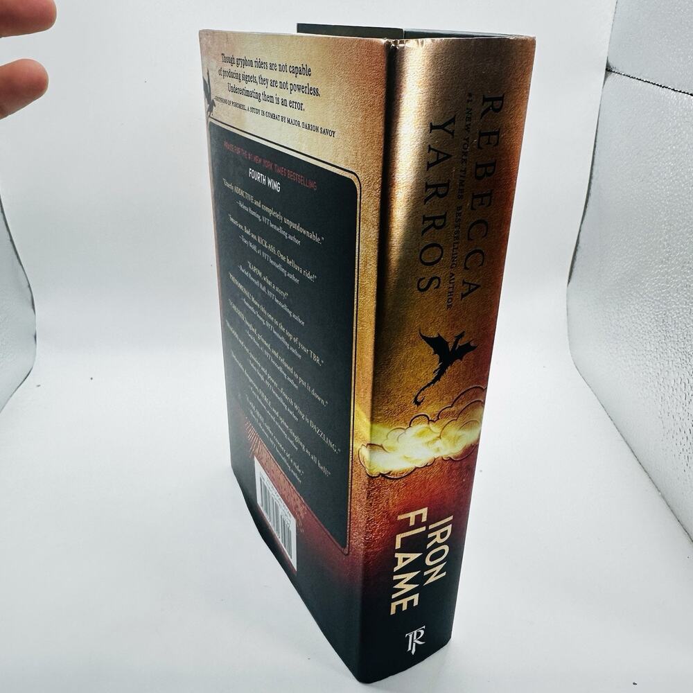 Iron Flame (Wing and Claw Collection) by Rebecca Yarros (2025, Hardcover) - Picture 4 of 5